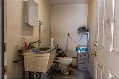 960 Highway B, Elsberry, MO 63343 - Photo 11