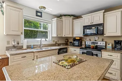 5524 Providence Place Drive, Saint Louis, MO 63129 - Photo 7