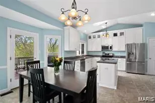 12816 Pelham Estates Dr, Des Peres, MO 63131 - Photo 7