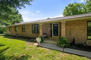 1255 Walnut Hill Farm Dr, Chesterfield, MO 63005 - Photo 1