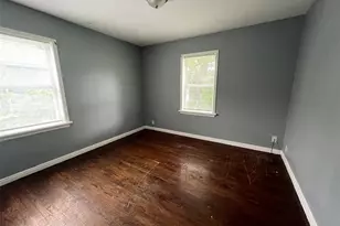 853 Nassau Dr, Saint Louis, MO 63147 - Photo 5