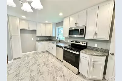 4 Fairview Drive, Saint Charles, MO 63303 - Photo 7