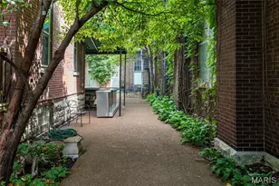 1808 S 9th St, Saint Louis, MO 63104 - Photo 7