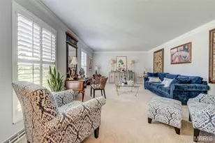 2211 Viewroyal Dr, Des Peres, MO 63131 - Photo 23