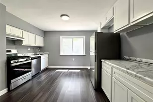 4404 St Leo Ln, Saint Ann, MO 63074 - Photo 7