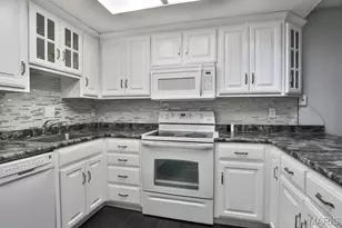 1380 Heritage Landing, Saint Charles, MO 63303 - Photo 11