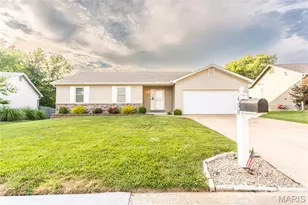 450 Hidden Lake Dr, Saint Peters, MO 63304 - Photo 1