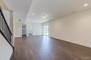 2025 Maryland Oaks Cir, Maryland Heights, MO 63146 - Photo 25