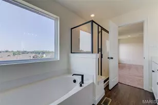 2025 Maryland Oaks Cir, Maryland Heights, MO 63146 - Photo 33