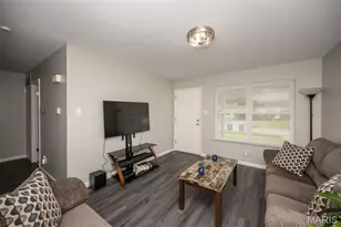 121 Foxtree Dr, Hazelwood, MO 63042 - Photo 7