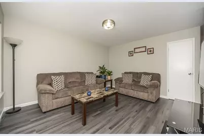 121 Foxtree Drive, Hazelwood, MO 63042 - Photo 5