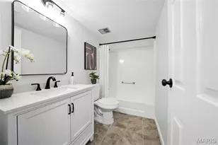 1400 Heritage Landing, Saint Charles, MO 63303 - Photo 11