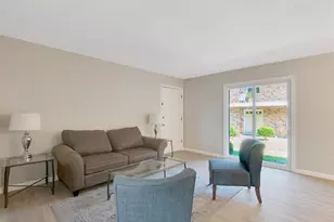 6910 Colonial Woods Dr, Saint Louis, MO 63129 - Photo 5