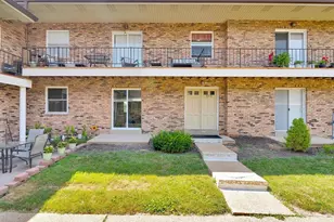 6910 Colonial Woods Dr, Saint Louis, MO 63129 - Photo 3