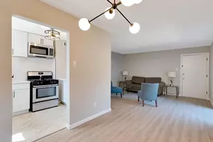 6910 Colonial Woods Dr, Saint Louis, MO 63129 - Photo 7