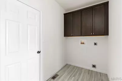 12201 Louiselle Park Drive, Maryland Heights, MO 63146 - Photo 15