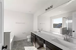 12201 Louiselle Park Dr, Maryland Heights, MO 63146 - Photo 7