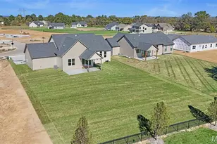 110 River Grv Ct, O'Fallon, MO 63366 - Photo 3