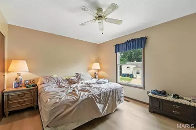 5827 Bridleford Lane, Saint Louis, MO 63129 - Photo 13