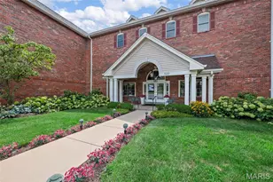 561 Sarah Ln, Creve Coeur, MO 63141 - Photo 3