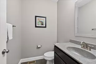 24 Hawthorne Ct, O'Fallon, MO 63366 - Photo 9