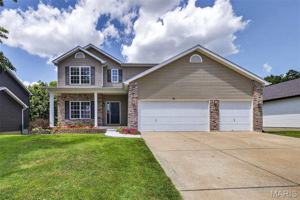 Curated visual reference: Fresh Look at 160 Hammerstone Dr Moscow Mills Mo 63362 Mls 25049821