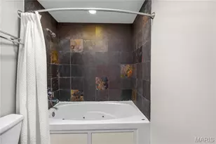 2201 Locust St, Saint Louis, MO 63103 - Photo 21