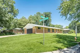 1877 Claudine Dr, Saint Louis, MO 63138 - Photo 3