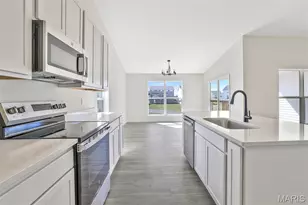 302 White Orchid Ct, Wentzville, MO 63385 - Photo 13