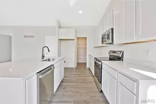 302 White Orchid Ct, Wentzville, MO 63385 - Photo 11