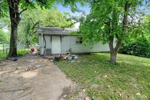 10145 Earl Dr, Saint Louis, MO 63136 - Photo 7