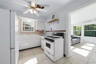 1077 N Jackson Ave, University City, MO 63130 - Photo 13