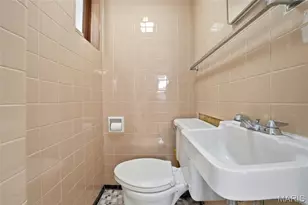 1077 N Jackson Ave, University City, MO 63130 - Photo 15