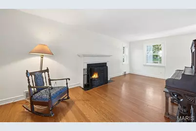1077 N Jackson Avenue, University City, MO 63130 - Photo 5