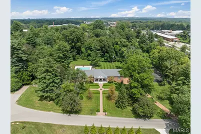 26 Huntleigh Woods, Huntleigh, MO 63131 - Photo 1