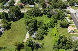 1625 Charbonier Rd, Florissant, MO 63031 - Photo 9