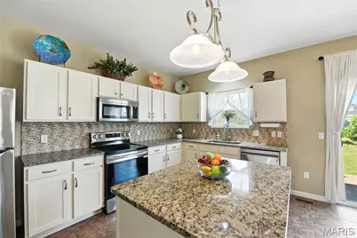 1549 Cannon Ridge Drive, Saint Louis, MO 63146 - Photo 7