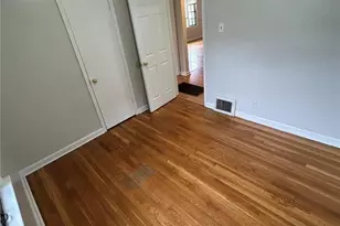 1207 Bakewell Dr, Bellefontaine Neighbors, MO 63137 - Photo 11