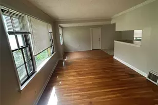 1207 Bakewell Dr, Bellefontaine Neighbors, MO 63137 - Photo 3