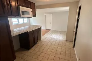 1207 Bakewell Dr, Bellefontaine Neighbors, MO 63137 - Photo 7