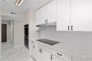 514 Coeur De Royale Dr, Creve Coeur, MO 63141 - Photo 23