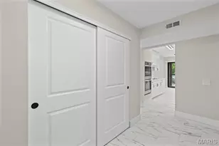 514 Coeur De Royale Dr, Creve Coeur, MO 63141 - Photo 7