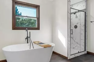 12817 Pointe Dr, Sunset Hills, MO 63127 - Photo 27