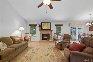 1721 Fairview Farms Cir, Wentzville, MO 63385 - Photo 3