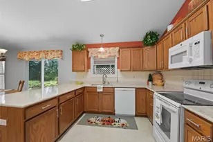 1721 Fairview Farms Cir, Wentzville, MO 63385 - Photo 7