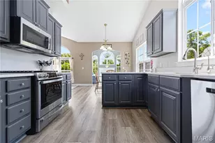 114 Long and Winding Rd, Saint Peters, MO 63376 - Photo 9