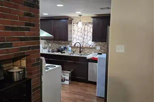 15 Elmwood Pl, Saint Charles, MO 63301 - Photo 3