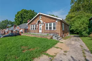 3529 Belaire Pl, Saint Louis, MO 63121 - Photo 3