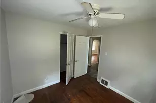 7804 Utica Dr, Hanley Hills, MO 63133 - Photo 9