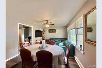 130 Ruth Drive, Florissant, MO 63031 - Photo 7